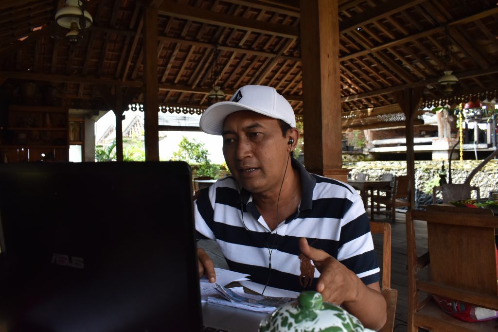 Kepala Desa Ponggok, Junaedhi Mulyono sebagai narasumber WEBINAR